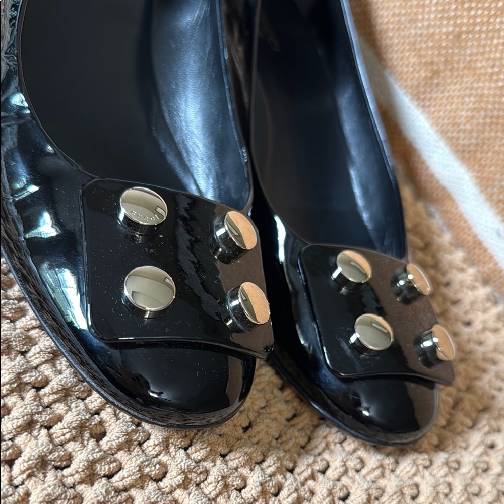 GUCCI Black Patent Leather Block Gold Accents Heels Shoes; 39.5 - Picture 5 of 10